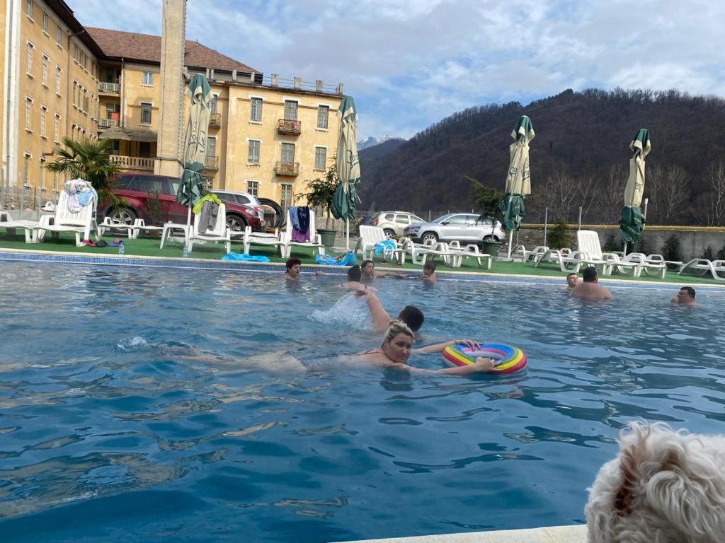 Hotel Ostrov Călimăneşti المظهر الخارجي الصورة
